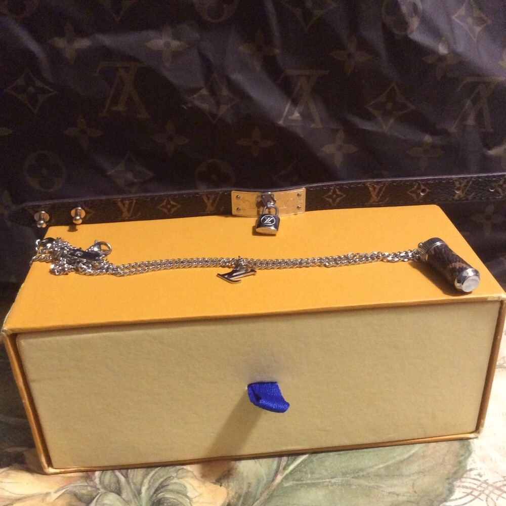 Women’s jewelry